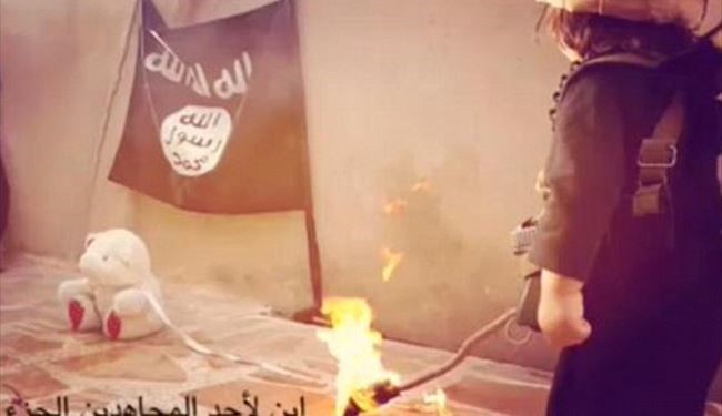 کودک داعشی دومین روش اعدام را آموخت
