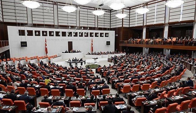 برلمان تركيا يمدد تفويض الجيش التدخل بالعراق وسوريا