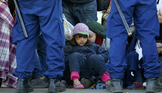 Pics: Desperate and Frustrated Migrants Trying to Get Better Future