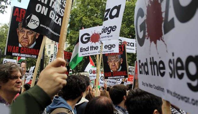 تظاهرات امام مقر كاميرون في لندن بمناسبة زيارة نتانياهو