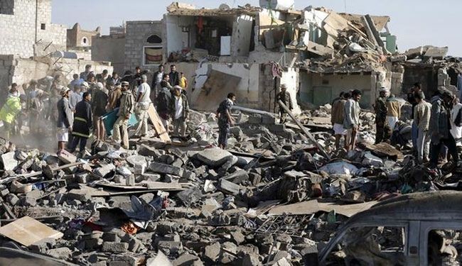 العدوان السعودي يلقي قنابل محرمة دوليا على مأرب