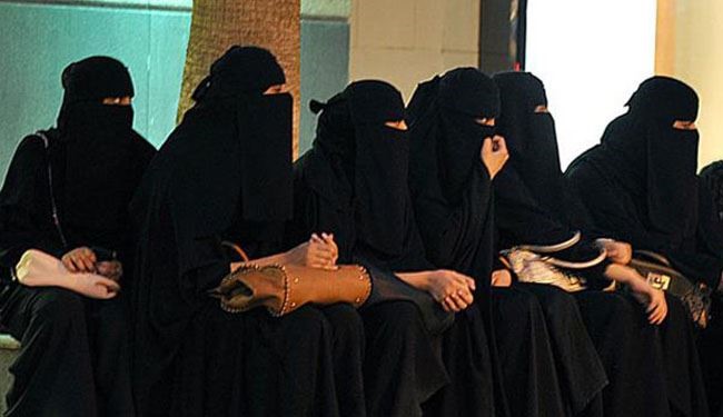 سعوديات يكشفن تجارب ارتباط أزواجهن بالخادمات