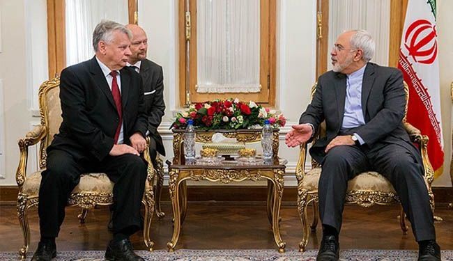 ظريف يؤكد دعم ايران لوحدة العراق وامنه واستقراره