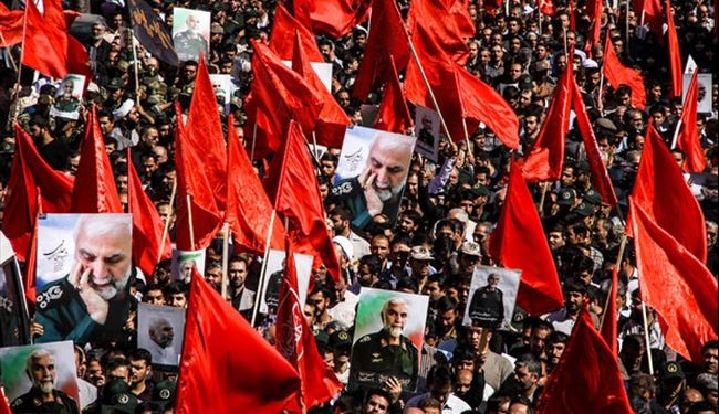 راز پرچم های سرخ در مراسم تشییع شهید همدانی (+عکس)