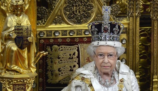 Indians Sue British Queen to Return 