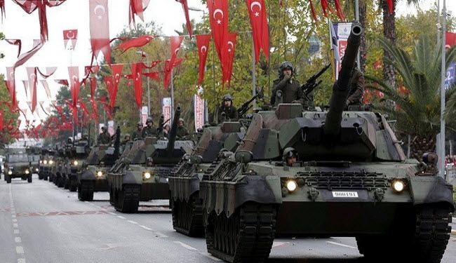 مصادر عسكرية: تركيا ترسل دبابات إضافية إلى الحدود مع سوريا