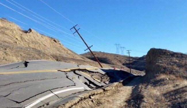 صور لحادث غامض على طريق في ولاية كاليفورنيا، ماهو؟!
