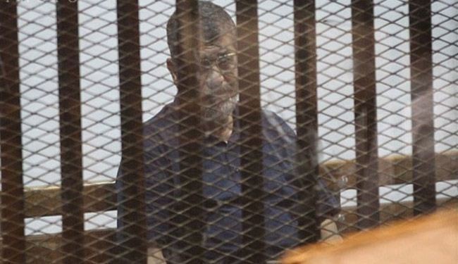 تعویق محاکمه مرسی در پرونده جاسوسی برای قطر