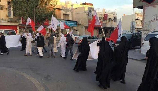 ادامه تظاهرات مردمی در بحرین به رغم سرکوبها + عکس