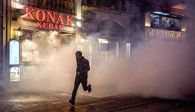 إشتباكات بمدن تركية، وقمع تظاهرة في ديار بكر