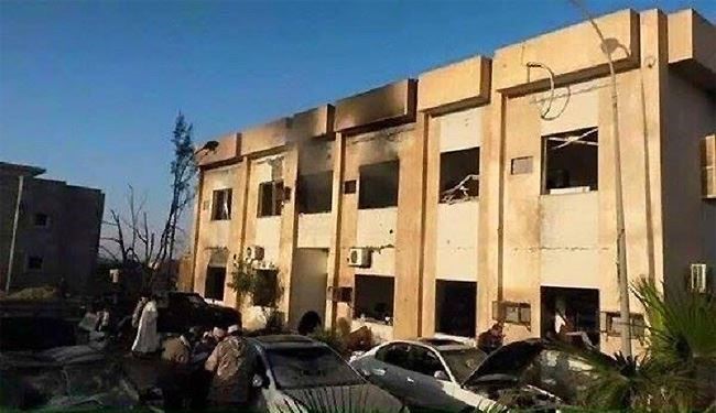بالصور: استهداف معسكر بطرابلس يخلف 170 قتيلاً وجريحا