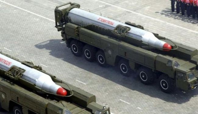 كوريا الشمالية تضم صواريخ برؤوس نووية إلى قواتها المسلحة