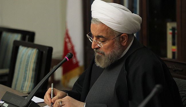 الرئيس روحاني: الشعب الايراني الابي صمد وتفاوض واتفق بعزة