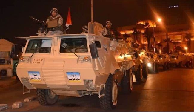 استقرار نیروهای ارتش و پلیس در خیابانهای مصر + عکس