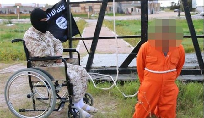 Wheelchair Bound ISIS Executioner Crucifies “Spy” in New Propaganda PICS