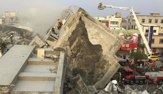 زلزله قوی برج‌های تایوان را واژگون کرد+تصاویر