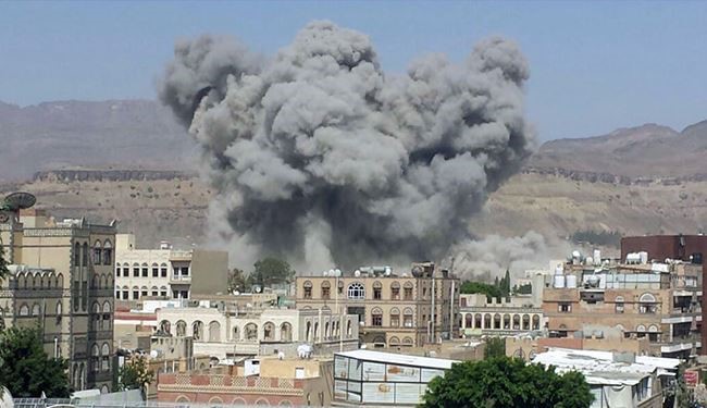 جيش اليمن يقصف قاعدة جوية سعودية بصاروخي قاهر