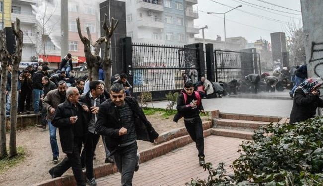برخورد خشن پلیس ترکیه با تظاهرات کنندگان