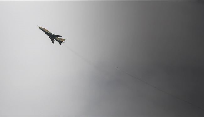 Syrian Air Force Destroys ISIS Positions in Homs, Deir Ezzor