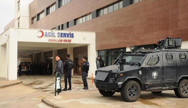 مقتل شرطيين وجرح العشرات بانفجار سيارة ملغومة بتركيا