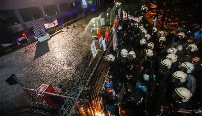 الشرطة التركية تقتحم صحيفة مناهضة لإردوغان