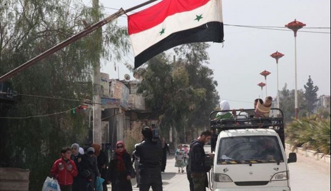 Raqqa's Residents in Syria Rebel against ISIS Terrorists, Flown Syria's Flags