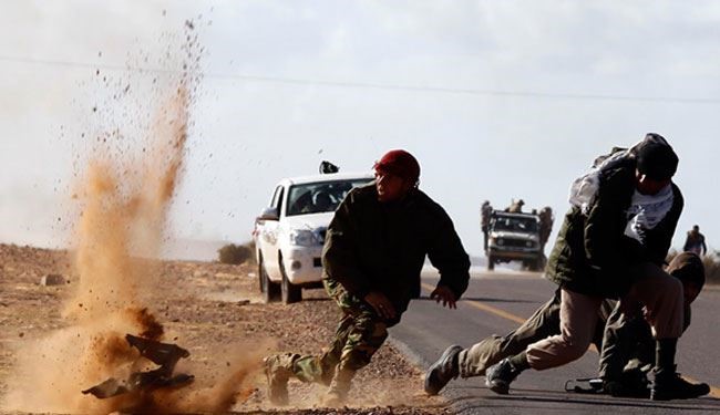 Syria: ISIL Shoots at Own Members Fleeing Battlefield in Deir Ezzur