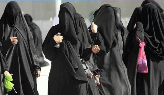 علماء سعوديون يساوون حقوق المرأة بحقوق الجمل والماعز!؟