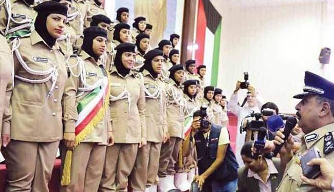 نساء يحرسن مجلس الأمة لأول مرة في تاريخ الكويت‎