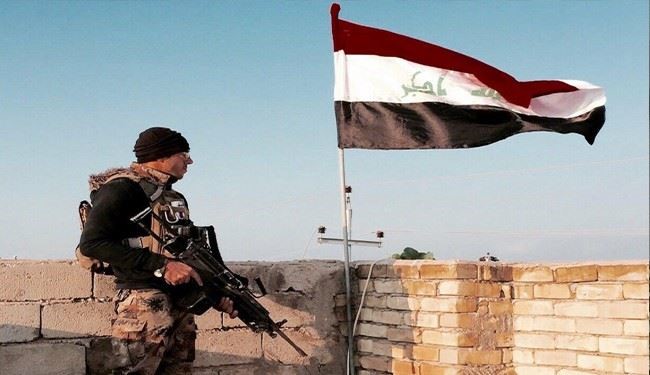 اهتزاز پرچم عراق بر فراز منطقه المحمدی