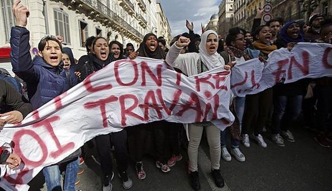 الطلبة يتظاهرون في باريس ضد مشروع إصلاح قانون العمل