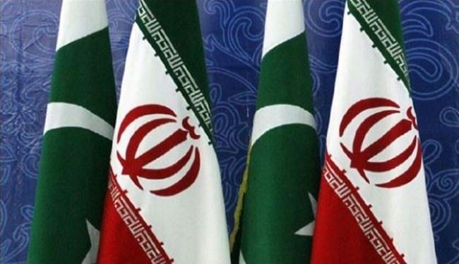 ايران وباكستان توقعان 6 وثائق للتعاون