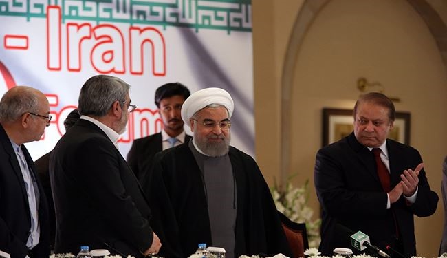 روحاني: ايران ملتزمة بتوفير الطاقة لباكستان