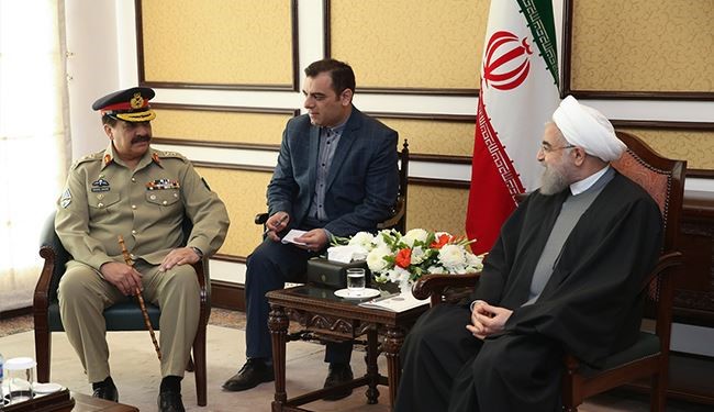 روحاني: التعاون بين القوات الايرانية والباكستانية يدعم استقرار المنطقة