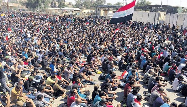العراق... الصدر يهدد بتمديد الاعتصام للمطالبة بإصلاحات