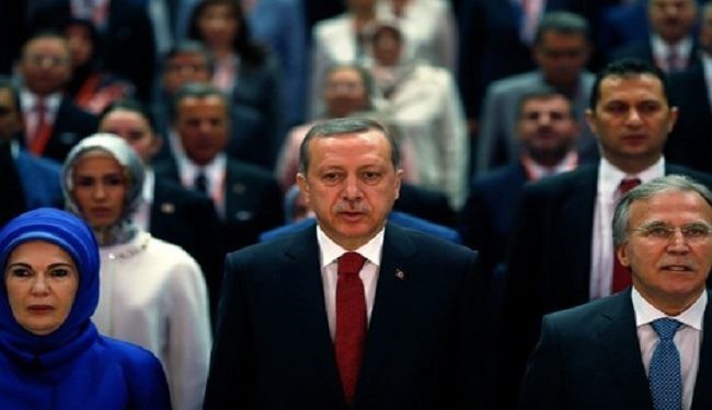 أردوغان يستعير عبارة القذّافي: من أنتُـم؟