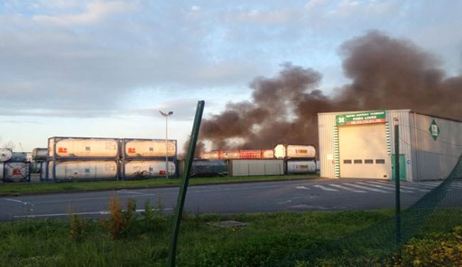 شاهد انفجارات تهز منطقة صناعية قرب بوردو الفرنسية