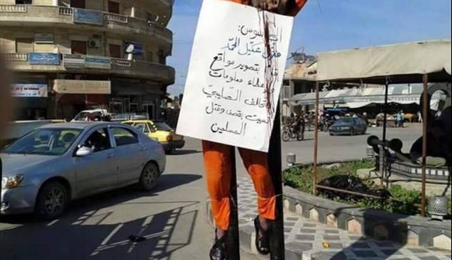 PHOTOS: ISIS Executes 8 Men then Crucifies Their Bodies in Raqqa