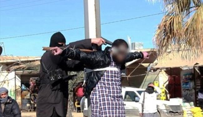 PICTURED: ISIS Crucifies 4 Men then Shoot Them in the Head in Syria’s Raqqa