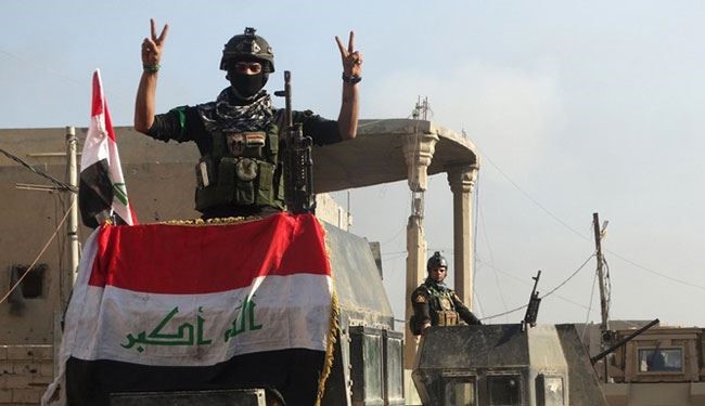 تحرير قائمقامية هيت ورفع العلم العراقي فوقها