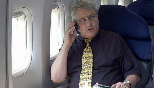 ماهو السبب الحقيقي لطلب إغلاق الهواتف على متن الطائرة؟