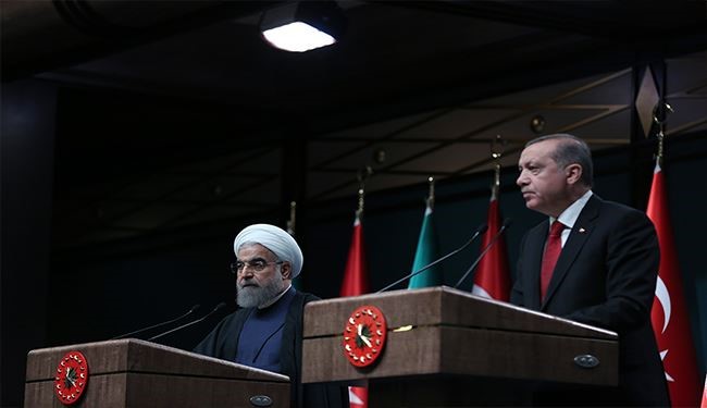 روحاني من تركيا: الإسلام فوبیا مؤامرة صهيونية
