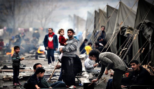 بالصور.. السوريون يستقبلون آلاف اللاجئين الأوروبيين !