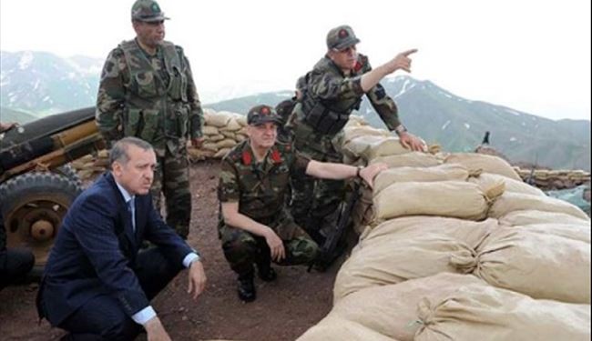 تركيا تدفع بقوات كبيرة إلى الحدود مع سوريا، والهدف؟
