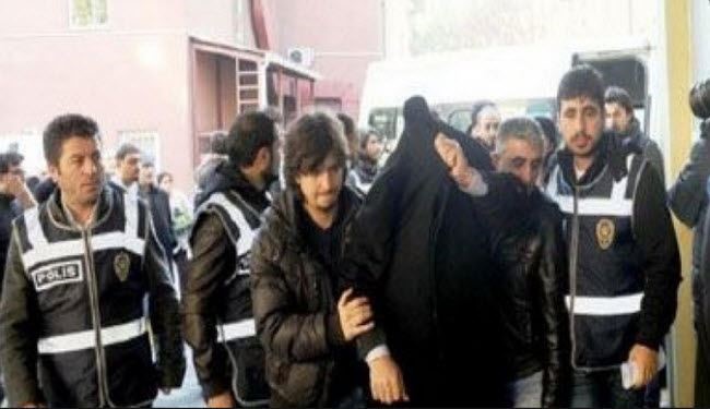 تركيا تعتقل رئيس تحرير 