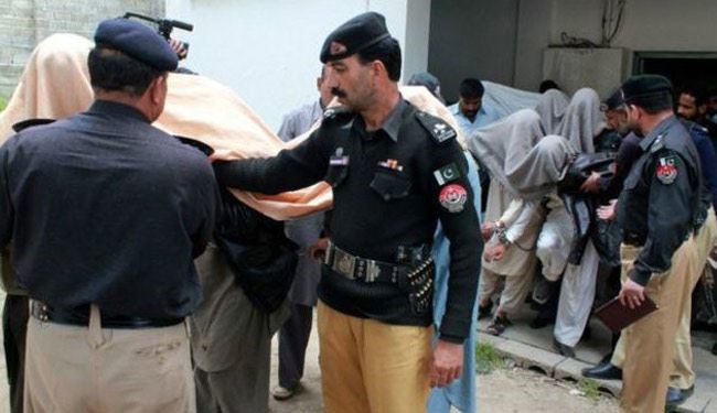 قتل مراهقة وحرقها بأمر مجلس حكماء محلي بباكستان؛ والسبب؟