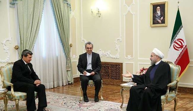 روحاني يؤكد ضرورة تطوير العلاقات بين طهران وعشق آباد