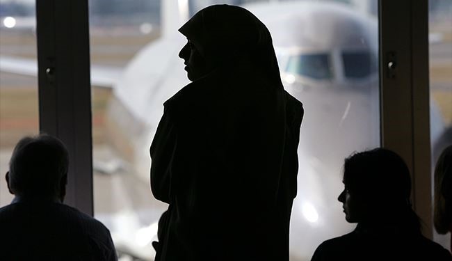 تعرض مرد آمریکایی به زن مسلمان در هواپیما!