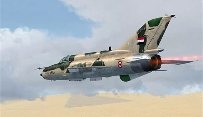Syrian Army Launches Airstrikes against ISIS at Deir Ezzor Airport, Advances near Al-Shaer Gas Field