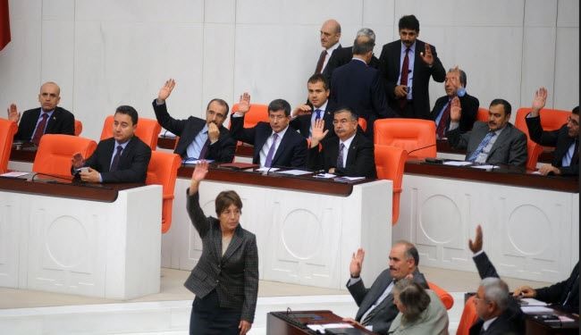 أردوغان يهاجم.. مناقشة رفع الحصانة عن نواب مؤيدين للأكراد